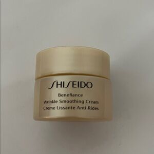 Shiseido Benefiance Wrinkle Smoothing Cream - Beige 30 ml